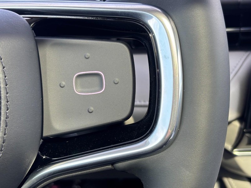 Lincoln Nautilus Vehicle Full-screen Gallery Image 19