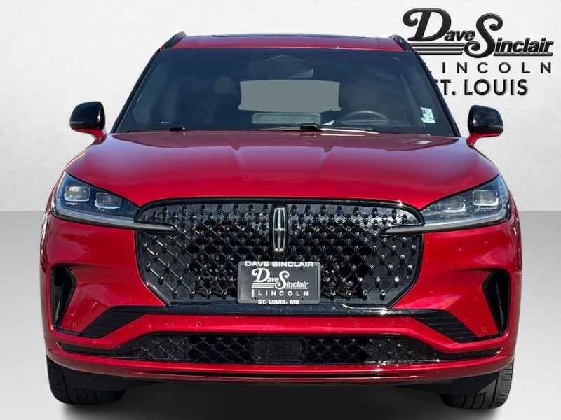 Lincoln Aviator Vehicle Full-screen Gallery Image 02