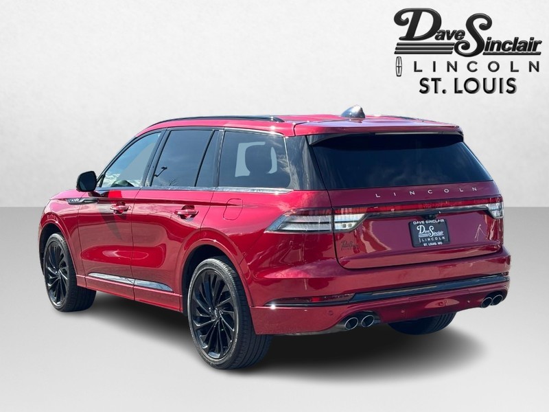 Lincoln Aviator Vehicle Full-screen Gallery Image 07