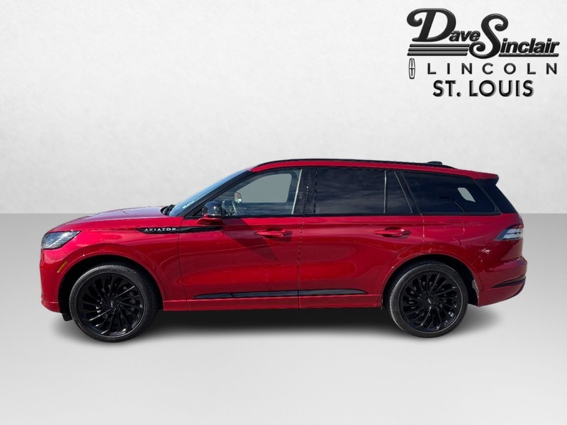Lincoln Aviator Vehicle Full-screen Gallery Image 09