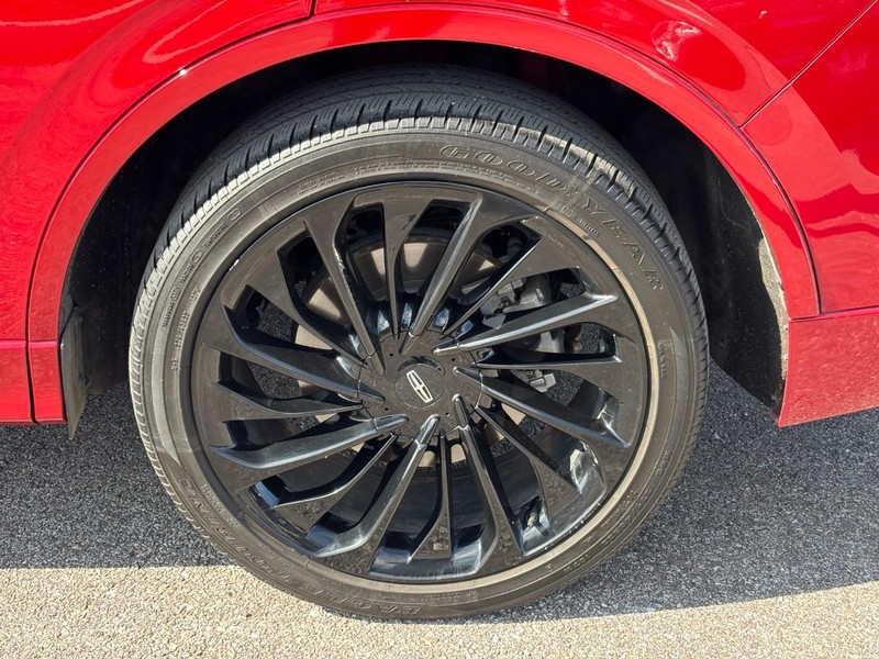 Lincoln Aviator Vehicle Full-screen Gallery Image 10