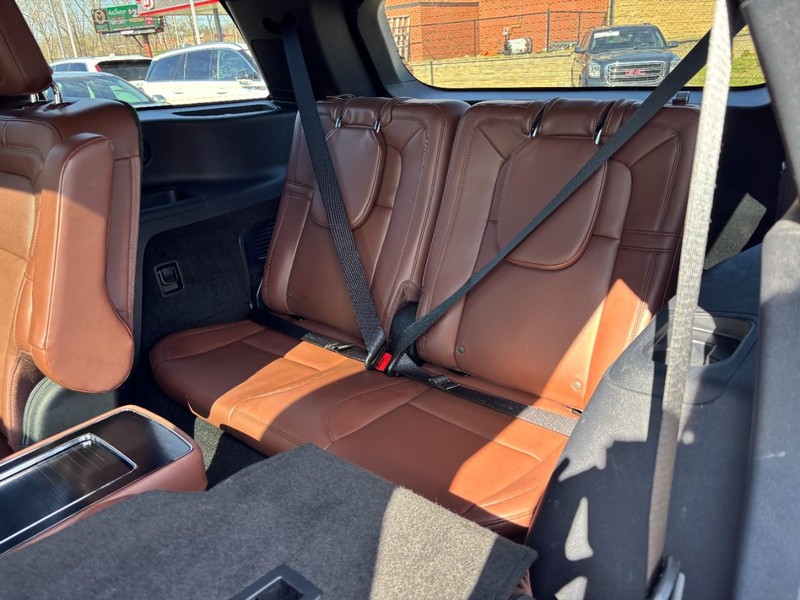 Lincoln Aviator Vehicle Full-screen Gallery Image 11