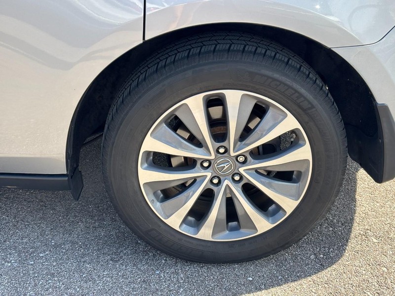 Acura MDX Vehicle Full-screen Gallery Image 10