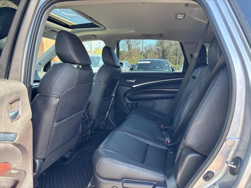 Acura MDX Vehicle Full-screen Gallery Image 11