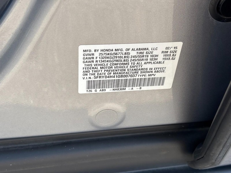 Acura MDX Vehicle Full-screen Gallery Image 24