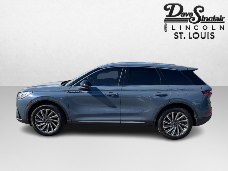 Lincoln Corsair Vehicle Full-screen Gallery Image 06