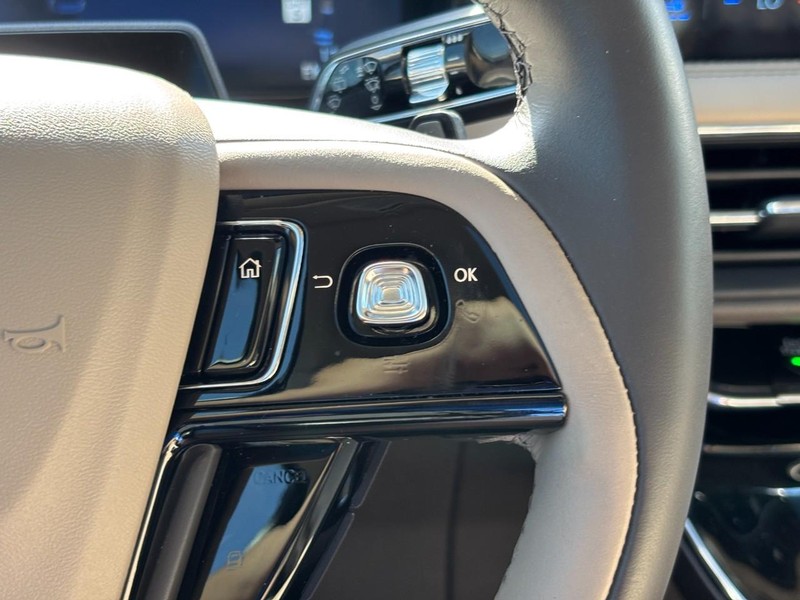 Lincoln Corsair Vehicle Full-screen Gallery Image 19