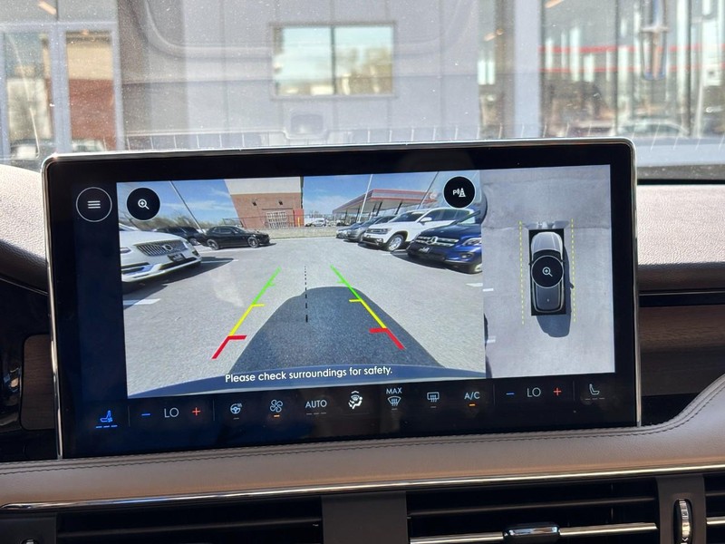 Lincoln Corsair Vehicle Full-screen Gallery Image 22