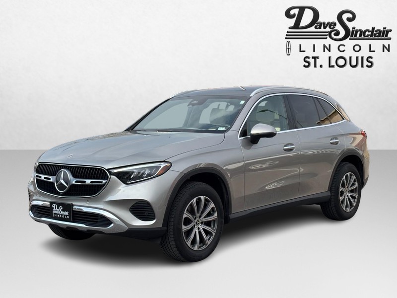 Mercedes-Benz GLC Vehicle Full-screen Gallery Image 07