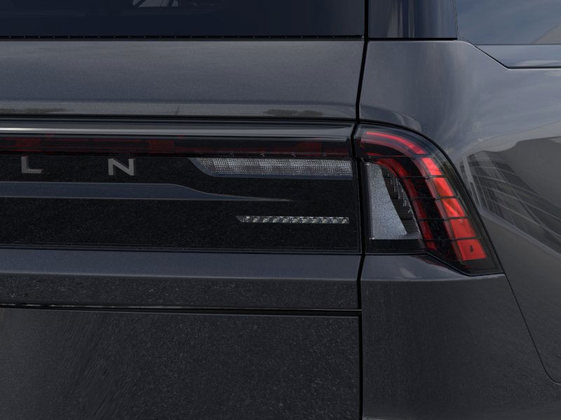 Lincoln Navigator Vehicle Full-screen Gallery Image 22