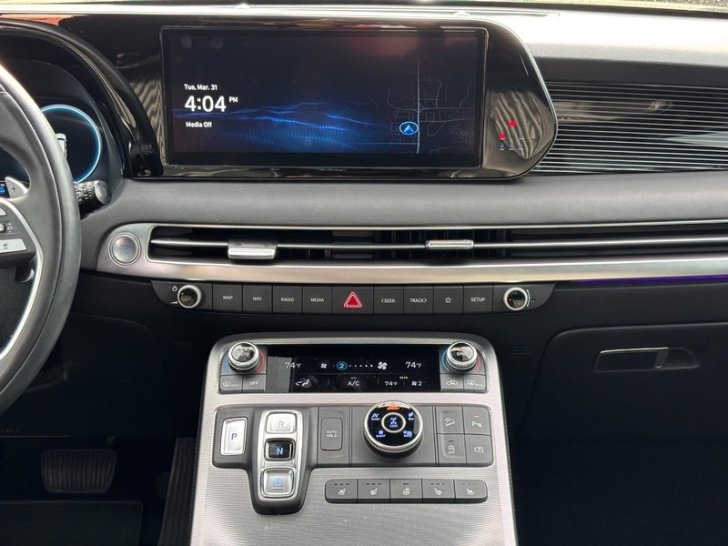 Hyundai Palisade Vehicle Full-screen Gallery Image 15