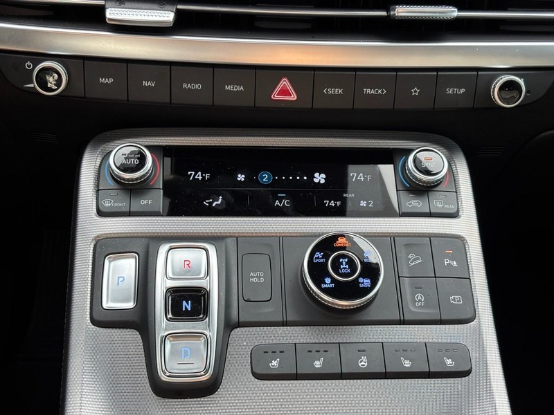 Hyundai Palisade Vehicle Full-screen Gallery Image 25