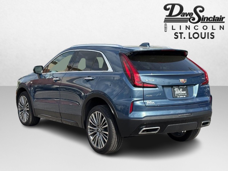 Cadillac XT4 Vehicle Full-screen Gallery Image 05