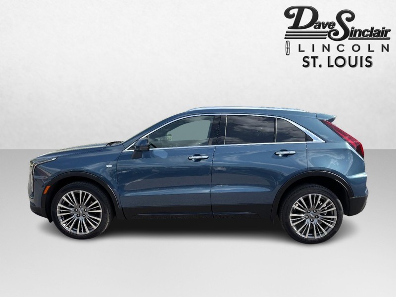 Cadillac XT4 Vehicle Full-screen Gallery Image 06