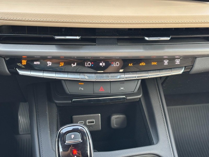 Cadillac XT4 Vehicle Full-screen Gallery Image 21