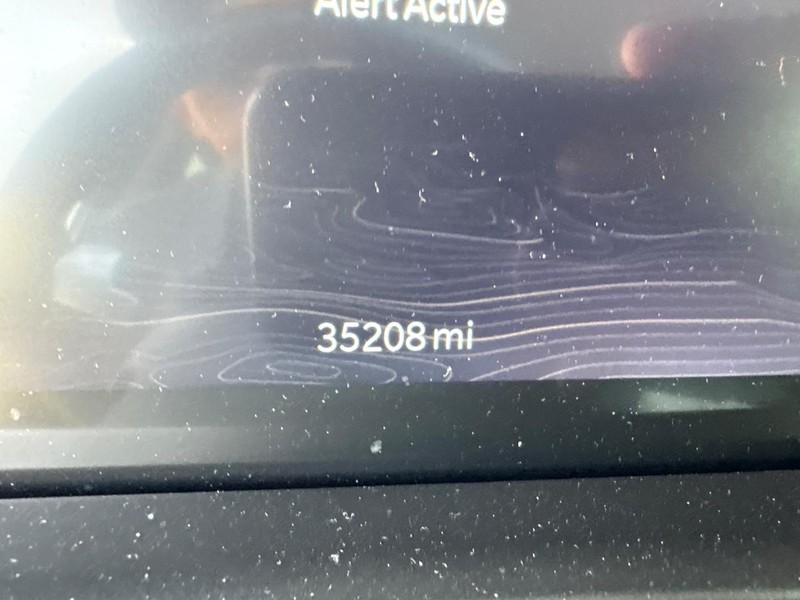 Jeep Grand Cherokee Vehicle Full-screen Gallery Image 07