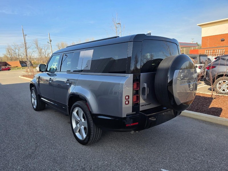 Land Rover Defender 130 Vehicle Full-screen Gallery Image 02