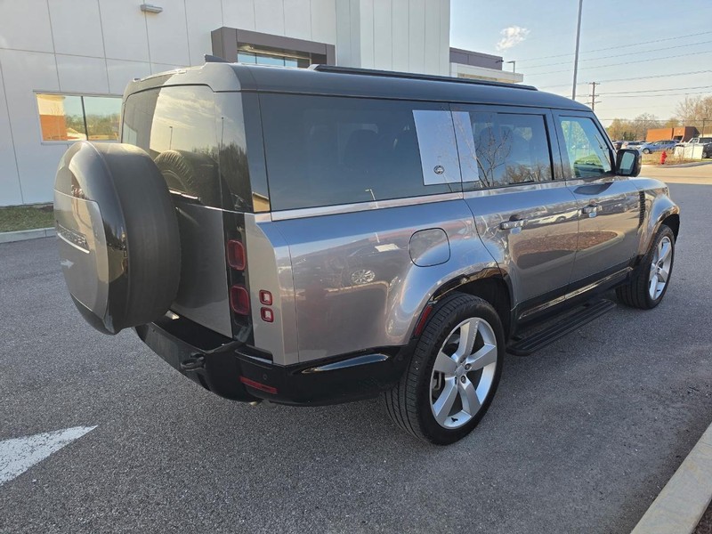 Land Rover Defender 130 Vehicle Full-screen Gallery Image 03