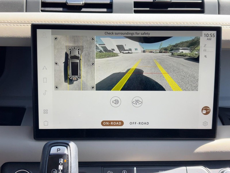 Land Rover Defender Vehicle Full-screen Gallery Image 26