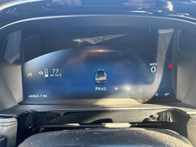 Lincoln Corsair Vehicle Full-screen Gallery Image 06