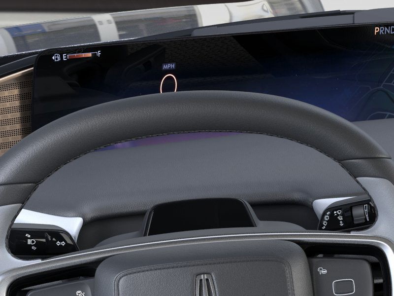 Lincoln Navigator Vehicle Full-screen Gallery Image 14