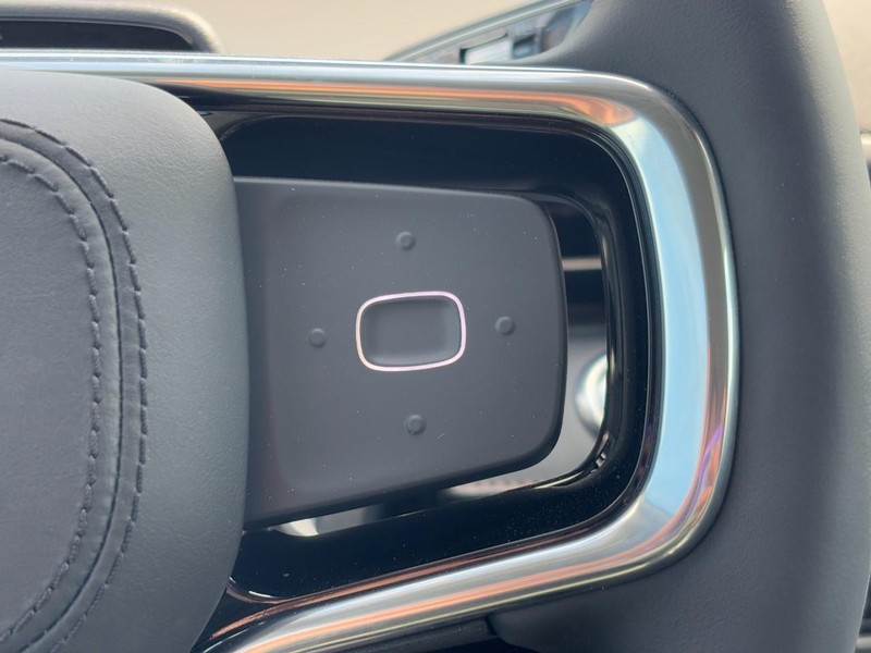 Lincoln Nautilus Vehicle Full-screen Gallery Image 19