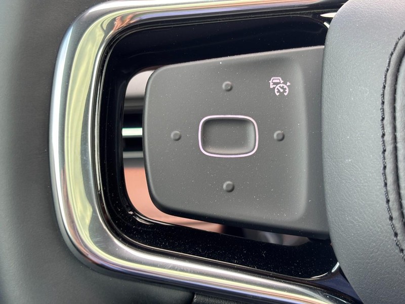 Lincoln Nautilus Vehicle Full-screen Gallery Image 18