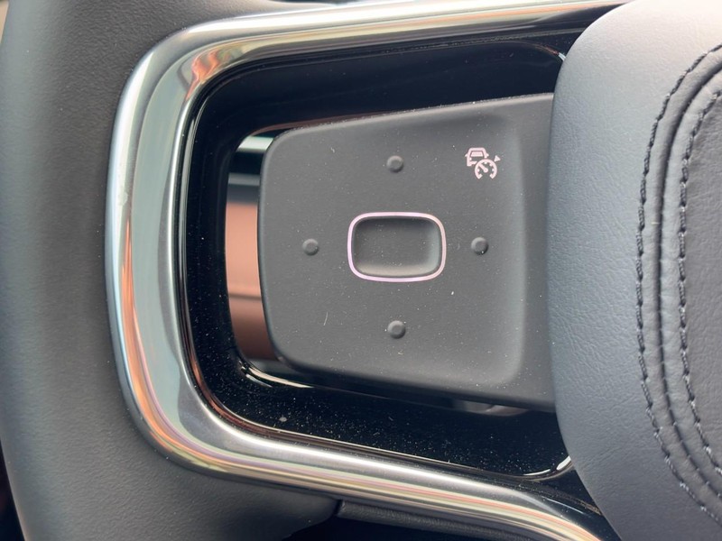 Lincoln Nautilus Vehicle Full-screen Gallery Image 18