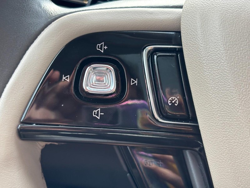 Lincoln Corsair Vehicle Full-screen Gallery Image 18