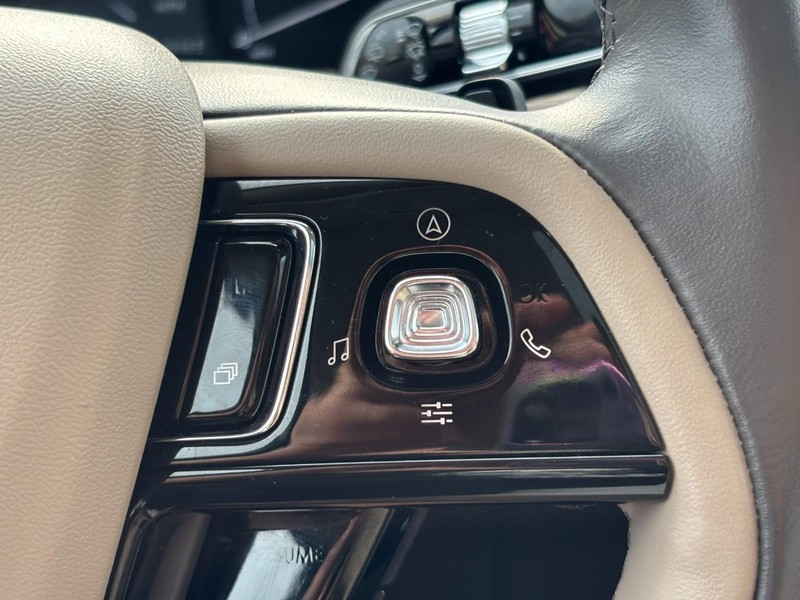 Lincoln Corsair Vehicle Full-screen Gallery Image 19