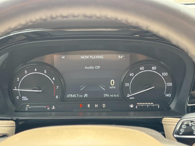 Lincoln Corsair Vehicle Full-screen Gallery Image 20