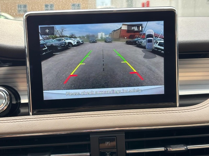 Lincoln Corsair Vehicle Full-screen Gallery Image 22