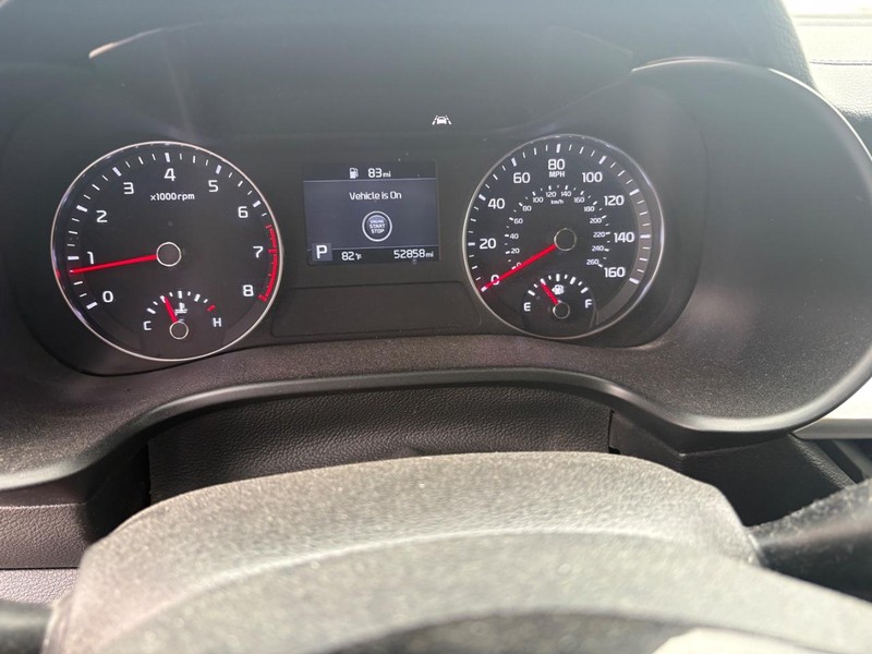 Kia Forte Vehicle Full-screen Gallery Image 06