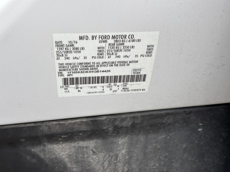 Ford Explorer Vehicle Full-screen Gallery Image 23