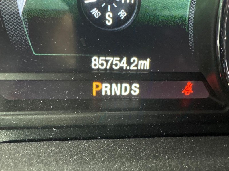 Ford Explorer Vehicle Full-screen Gallery Image 07