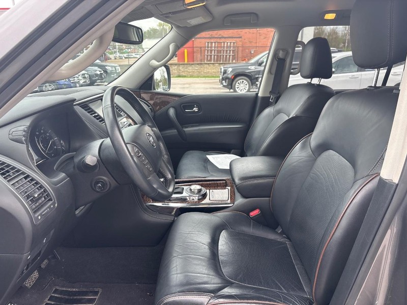 Nissan Armada Vehicle Full-screen Gallery Image 05