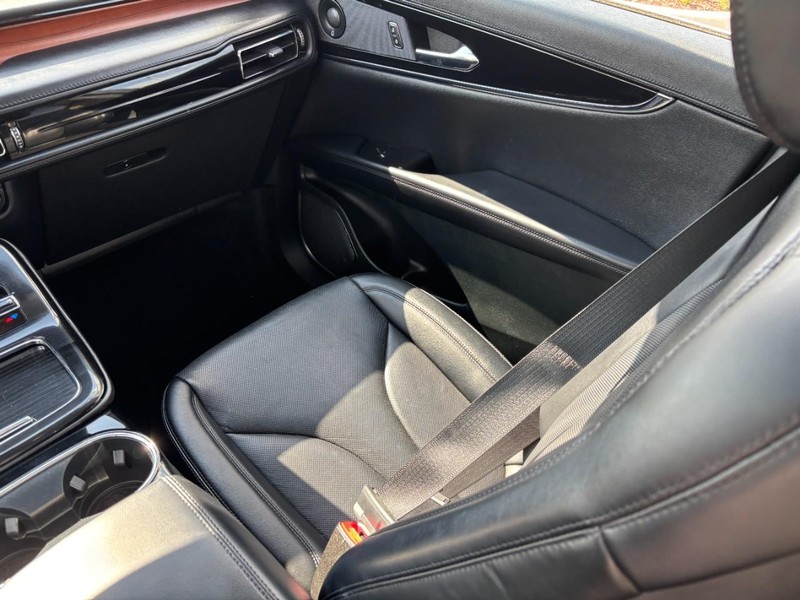 Lincoln Nautilus Vehicle Full-screen Gallery Image 15