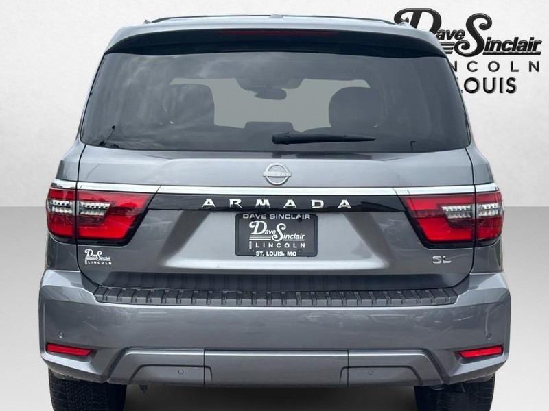Nissan Armada Vehicle Full-screen Gallery Image 04