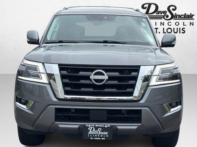 Nissan Armada Vehicle Full-screen Gallery Image 09