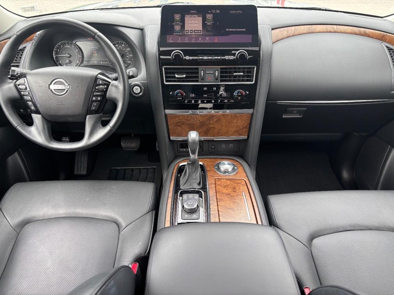 Nissan Armada Vehicle Full-screen Gallery Image 16