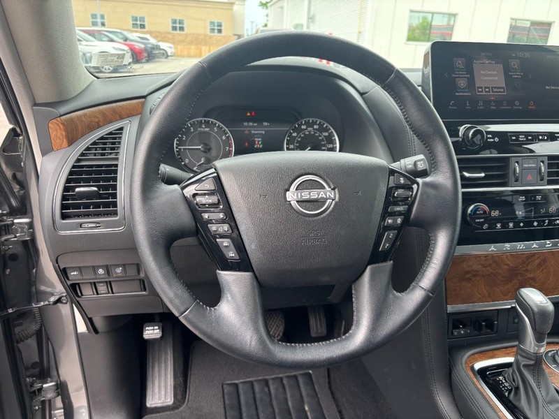 Nissan Armada Vehicle Full-screen Gallery Image 20
