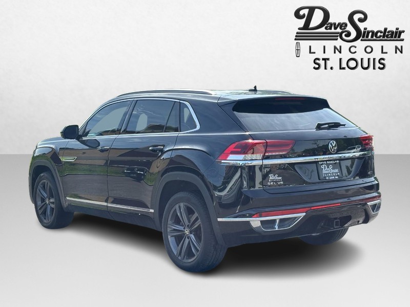 Volkswagen Atlas Cross Sport Vehicle Full-screen Gallery Image 05