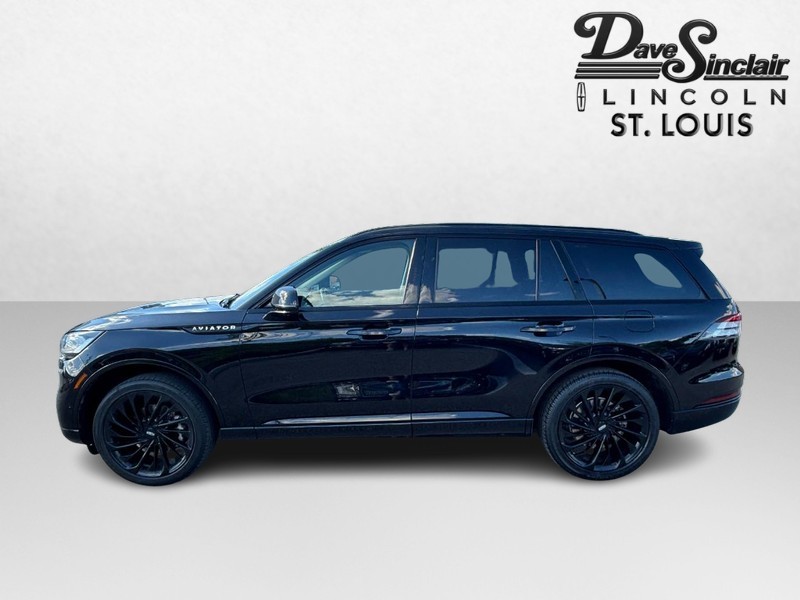 Lincoln Aviator Vehicle Full-screen Gallery Image 06