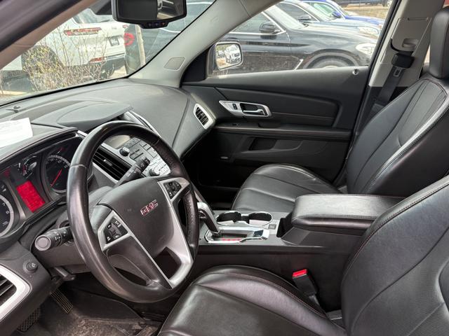 GMC Terrain Vehicle Full-screen Gallery Image 06