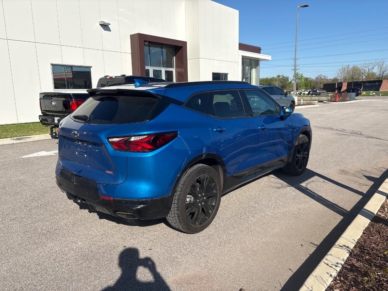 Chevrolet Blazer Vehicle Full-screen Gallery Image 03