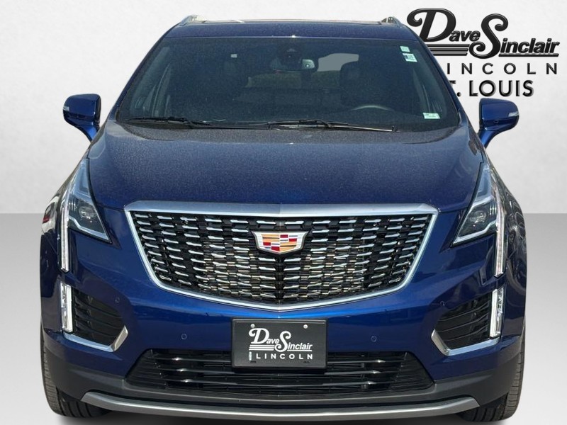 Cadillac XT5 Vehicle Full-screen Gallery Image 08