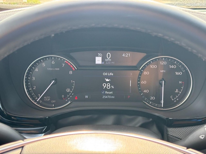 Cadillac XT5 Vehicle Full-screen Gallery Image 19
