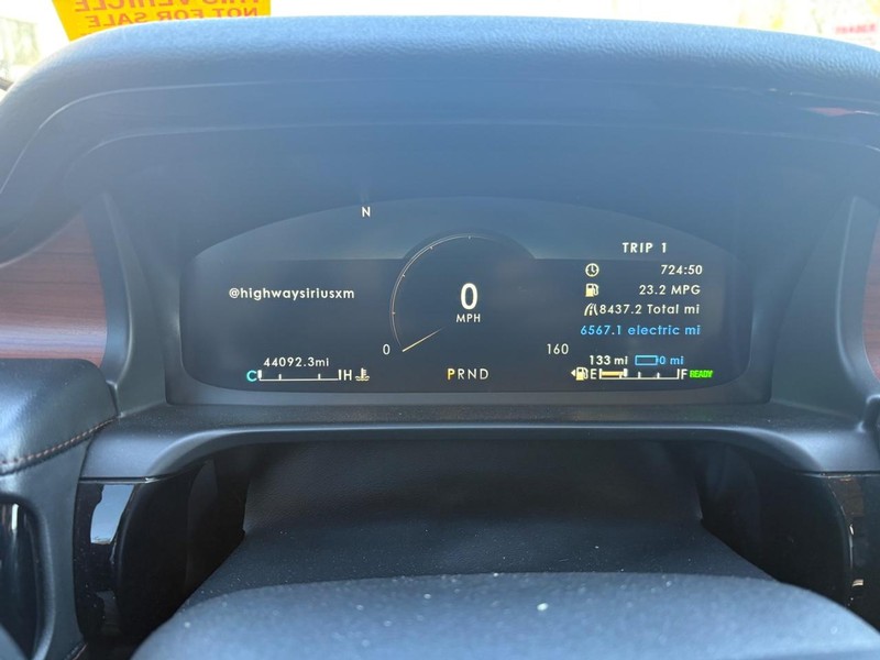 Lincoln Aviator Vehicle Full-screen Gallery Image 06