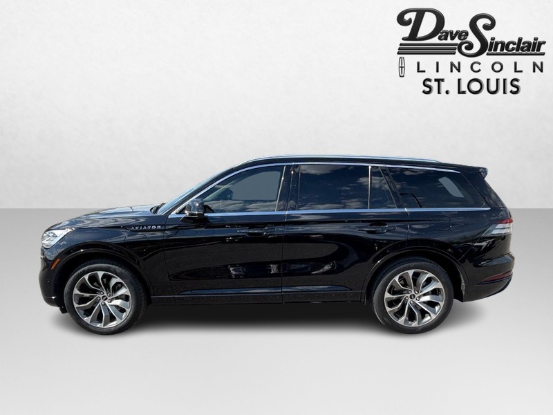 Lincoln Aviator Vehicle Full-screen Gallery Image 07
