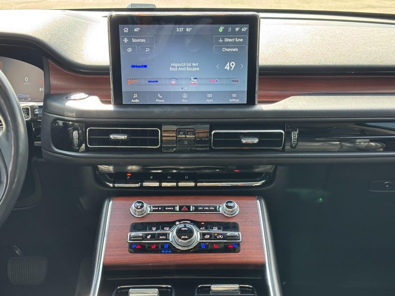 Lincoln Aviator Vehicle Full-screen Gallery Image 14